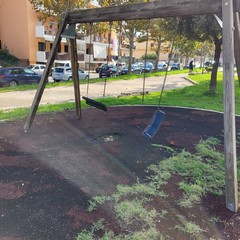 A San Ferdinando giochi per bambini danneggiati o distrutti