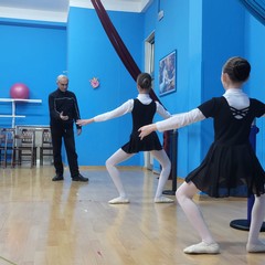 L'ex ballerino di Amici Andreas Muller fa capolino a San Ferdinando di Puglia