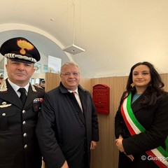 Inaugurata la 'Cassetta Rossa' per le donne vittime di violenza