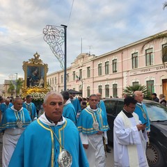 La Festa della Madonna del Rosario si rinnova tra Messa solenne e processione tra le vie cittadine