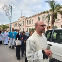 La Festa della Madonna del Rosario si rinnova tra Messa solenne e processione tra le vie cittadine