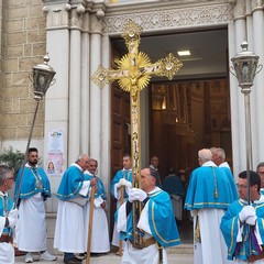 La Festa della Madonna del Rosario si rinnova tra Messa solenne e processione tra le vie cittadine