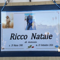 Natale Ricco accolto da un concerto di clacson nel giorno delle esequie