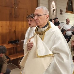 L’arcivescovo Mons. D’Ascenzo celebra il rito della lavanda dei piedi al Sacro Cuore di Gesù