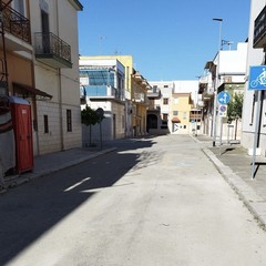 Riprese le attività di taglio delle erbe infestanti presenti sui marciapiedi e piazze di San Ferdinando