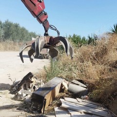 Primo intervento di rimozione degli abbandoni nelle periferie di San Ferdinando