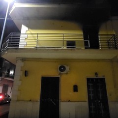 A San Ferdinando incendio in un appartamento in via Maroncelli
