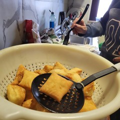 A San Ferdinando non mancano le frittelle nel giorno della Vigilia di Natale