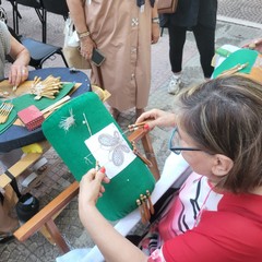 A San Ferdinando continua la conoscenza dell'arte del tombolo