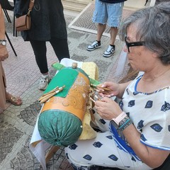 A San Ferdinando continua la conoscenza dell'arte del tombolo