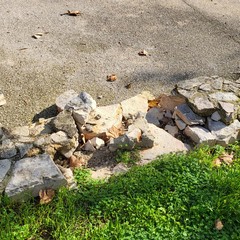 A San Ferdinando giochi per bambini danneggiati o distrutti