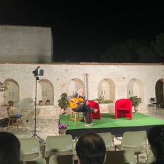 La sanferdinandese Aurora Pestillo espone la sua opera “Germogli di luce” a Putignano