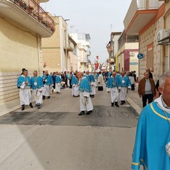 La processione di Gesù Risorto accompagna la Santa Pasqua a San Ferdinando di Puglia