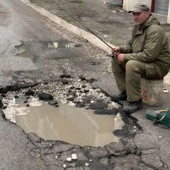 Strade colabrodo a San Ferdinando: l'ira dei residenti per le voragini