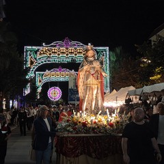 Termina la festa patronale tra processione e fuochi pirotecnici