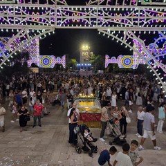 Termina la festa patronale tra processione e fuochi pirotecnici