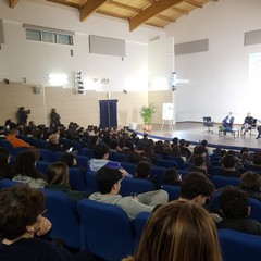 All'auditorium 'Michele Dell'Aquila' gli studenti incontrano il magistrato Catello Maresca