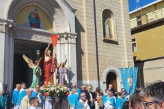 A San Ferdinando di Puglia la processione di Gesù Risorto invade le strade con canti di gioia - FOTO