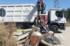 Primo intervento di rimozione degli abbandoni nelle periferie di San Ferdinando