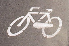 ​Cittadini contro le piste ciclabili irregolari: un migliaio le firme