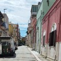Riprese le attività di taglio delle erbe infestanti presenti sui marciapiedi e piazze di San Ferdinando