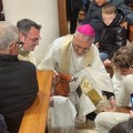 L’arcivescovo Mons. D’Ascenzo celebra il rito della lavanda dei piedi al Sacro Cuore di Gesù