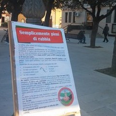 Manifesto in piazza della lista «Città solidale»