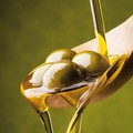 «9 famiglie pugliesi su 10 consumano olio extravergine d'oliva tutti i giorni»