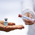 Mancano le dosi, nuove vaccinazioni sospese sino al 7 maggio
