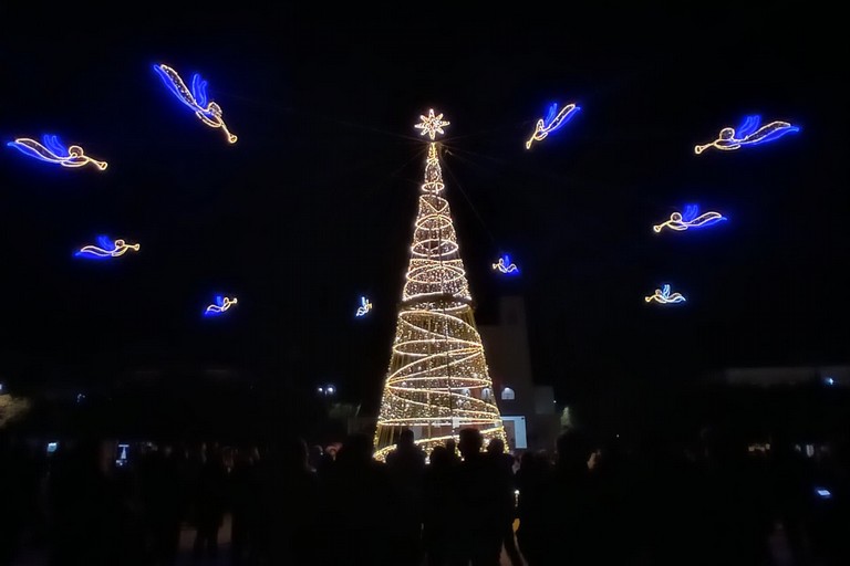 A San Ferdinando la cerimonia di accensione dell’albero e delle luminarie natalizie. <span>Foto Anna Verzicco</span>