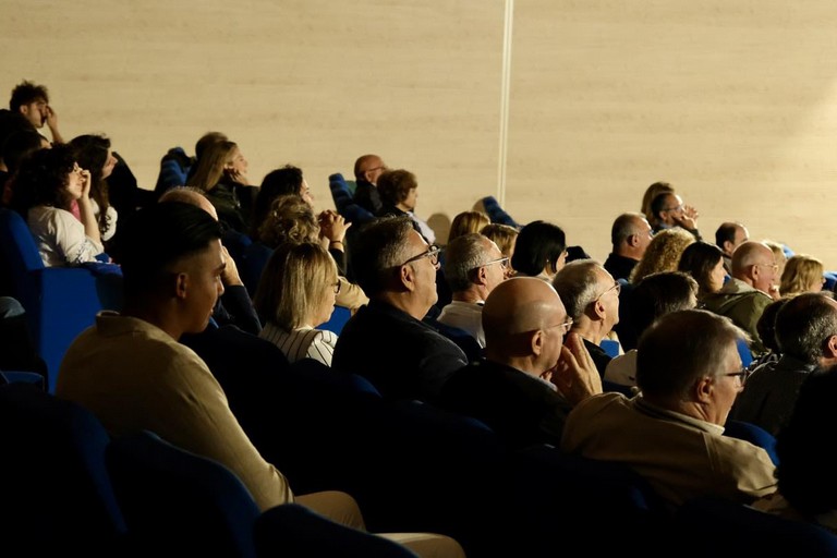 La passione per il cinema infiamma San Ferdinando di Puglia: l’iniziativa della Fernando di Leo APS