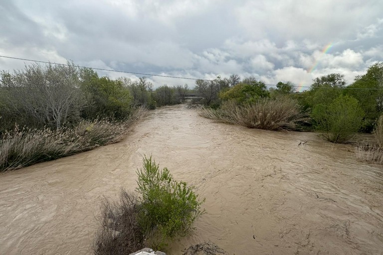 Fiume Ofanto in piena: esondazioni diffuse, sommersi i terreni circostanti