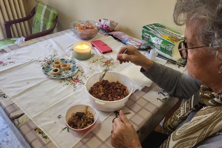 Le tradizioni nel giorno della commemorazione dei defunti. <span>Foto Anna Verzicco</span>