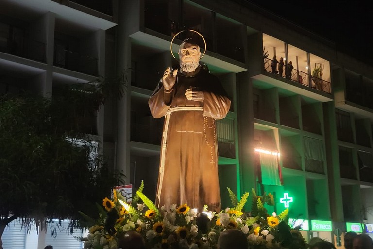 Al Sacro Cuore di Gesù grandi festeggiamenti in onore a San Pio da Pietrelcina. <span>Foto Anna Verzicco</span>