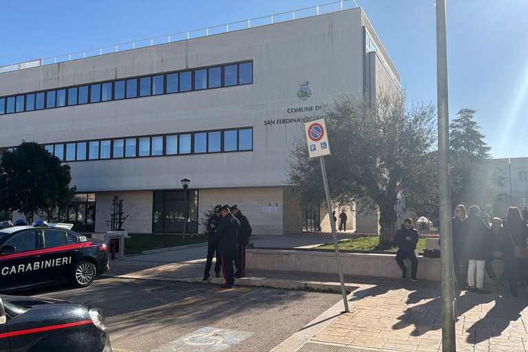 Sospetta bomba al Comune di San Ferdinando: evacuato l'edificio